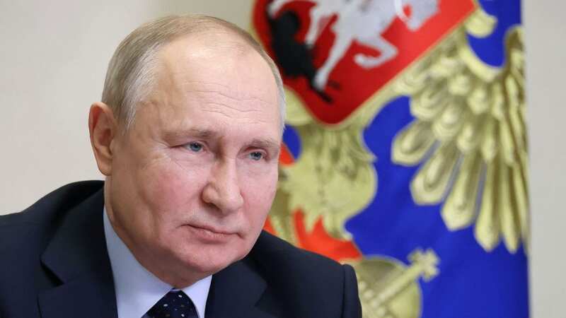 Putin sending half a million troops to Ukraine for February 
