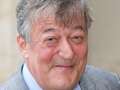 Stephen Fry to front exciting new show which brings dinosaurs to life dqxikeidqkikdinv