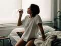 Flight attendant always 'throws a bottle under the hotel room bed' to stay safe