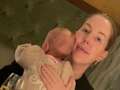 Katherine Ryan hits back at critics as she's mum-shamed over breastfeeding snap dqxikeidqkikdinv