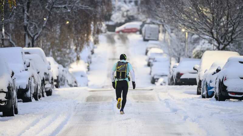 Met Office issues yellow warning as Arctic blast sweeps snow towards the UK
