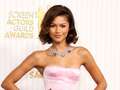 Zendaya's boyfriend Tom Holland wows with very rare PDA over her awards look dqxikeidqkikdinv