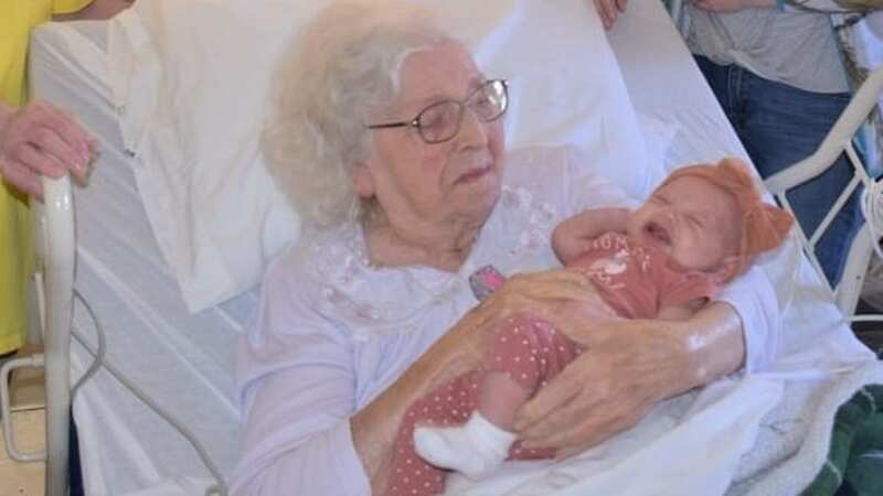 Woman, 98, with 230 great-great-grandchildren meets great-great-great-grandchild