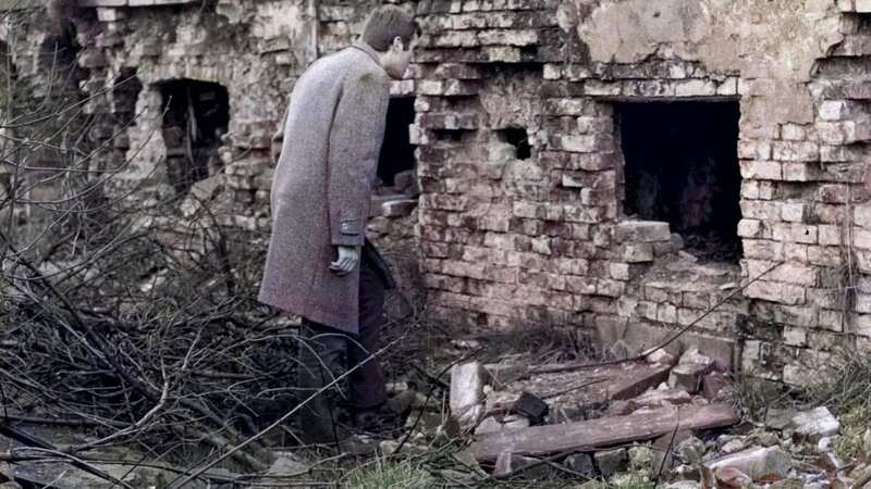Eerie photos from an abandoned cemetery in Hull from the 1960s have resurfaced (Image: Hull Live)