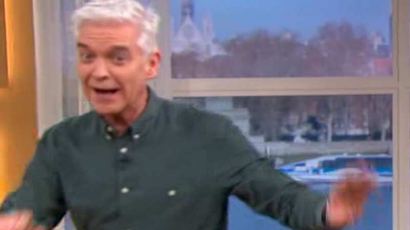 Phillip Schofield walks off This Morning after chaotic Holly Willoughby blunder