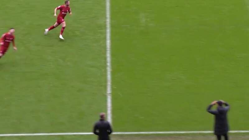 Klopp left with head in hands as Andy Robertson keeps making same mistake