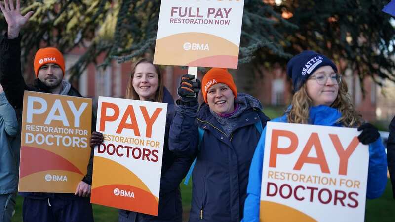 Thousands of junior doctors walk out as 350,000 appointments face cancellation