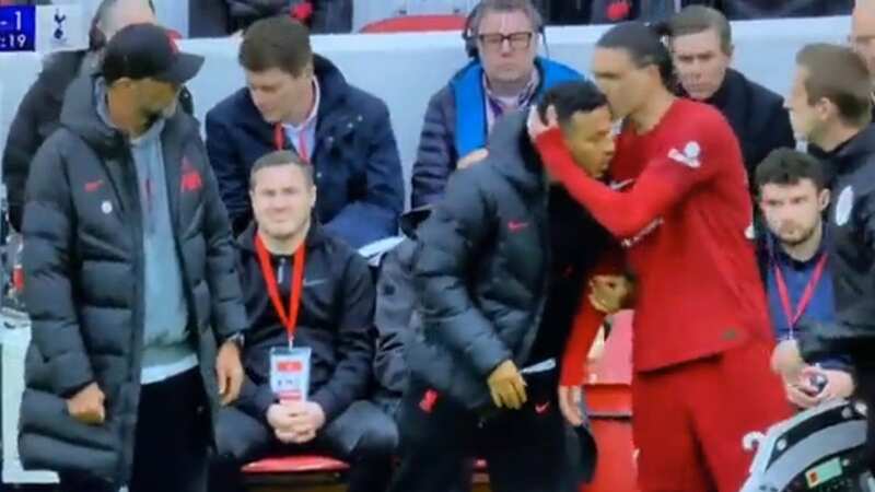 Jurgen Klopp left stunned by Thiago after touchline moment with Darwin Nunez