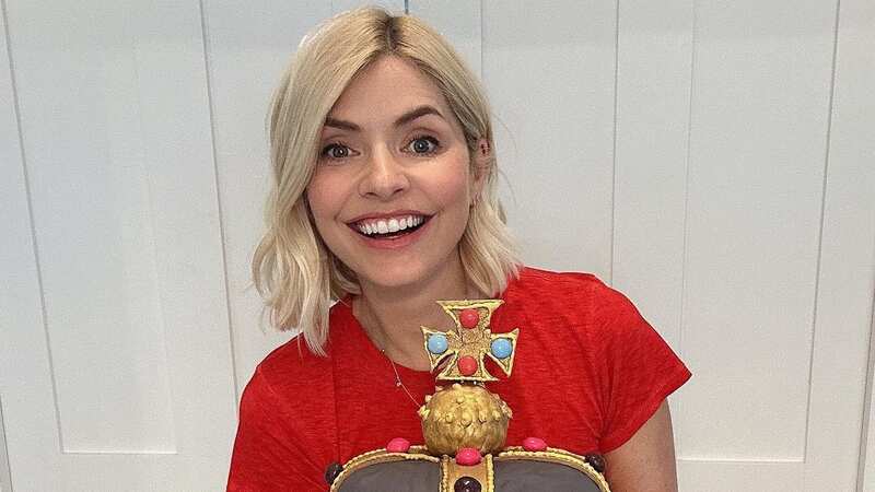 Holly Willoughby showcases impressive baking skills with Coronation cake design