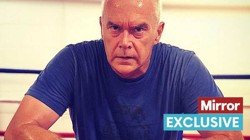 Huw Edwards has been sticking to a fitness regime (Image: Internet Unknown)