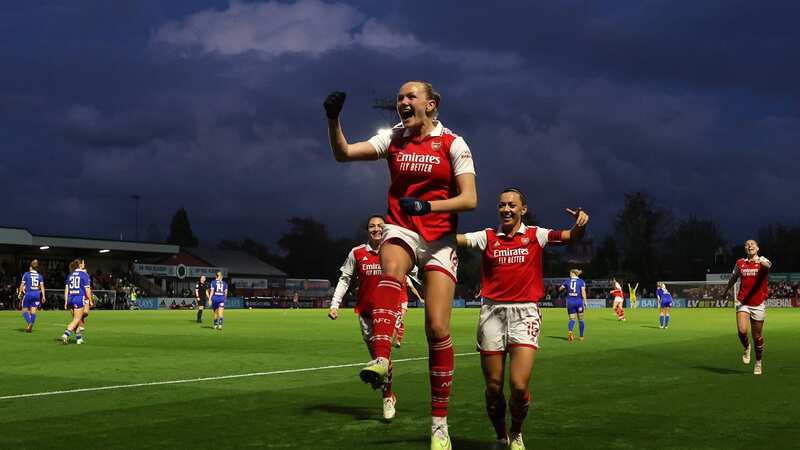 Frida Maanum celebrates after scoring Arsenal