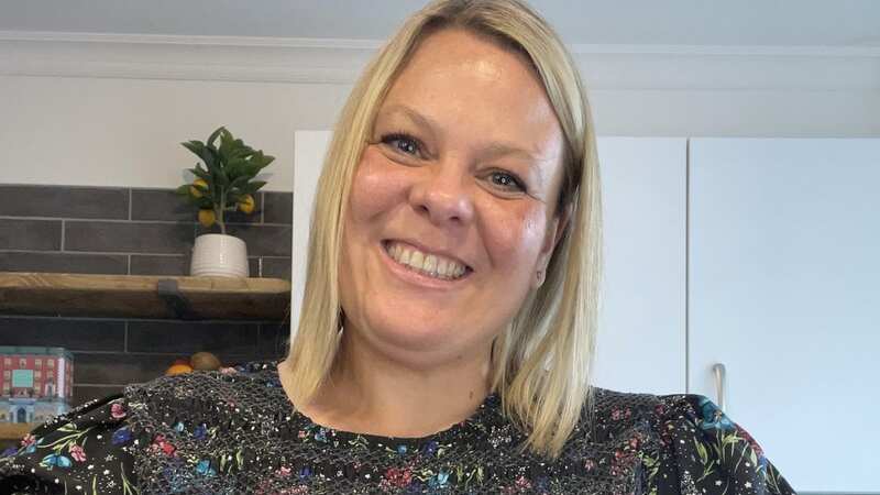 Mum divides opinion with unusual method to butter bread roll - without knife