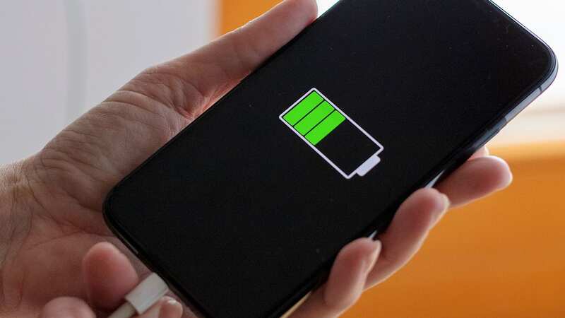 iPhone battery life (Image: GETTY)