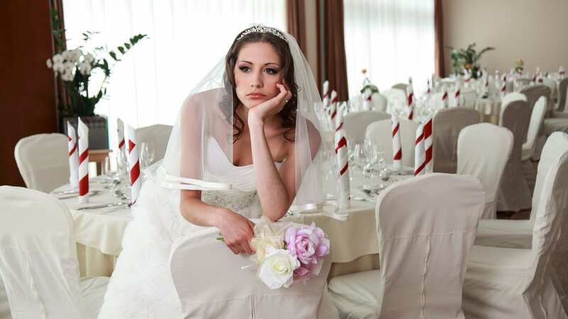 A guest is forcing the bride to pay her 
