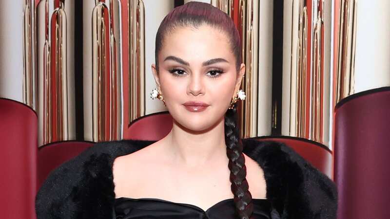 Social media users claim that Selena defended a fan
