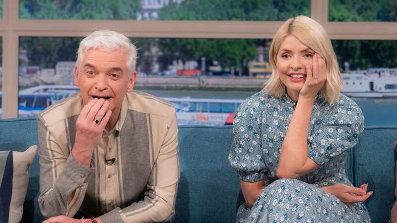 Schofield shares frantic texts to Holly over queue-gate before friendship soured