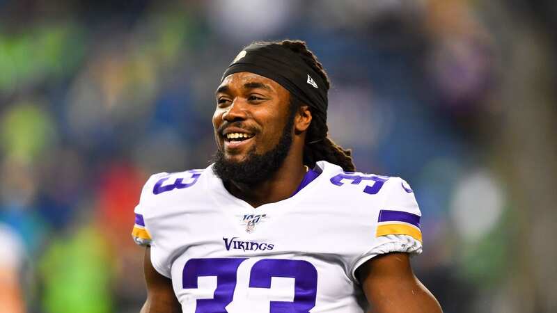 Dalvin Cook warms up before NFL game.