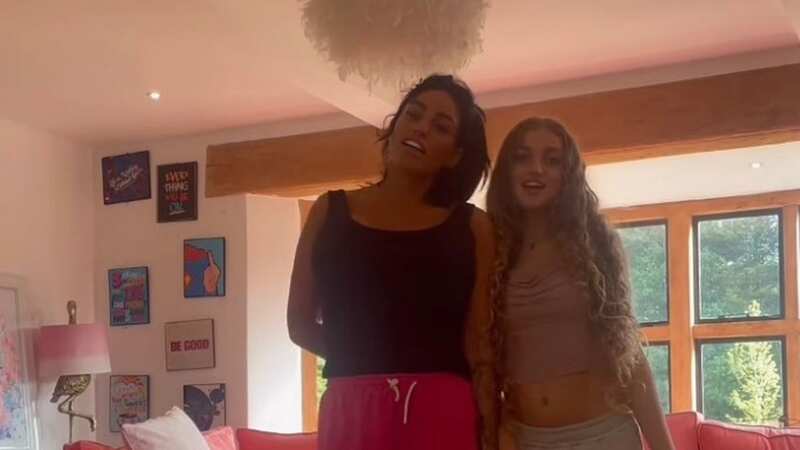 Katie Price and lookalike daughter Princess belt out classic song in video