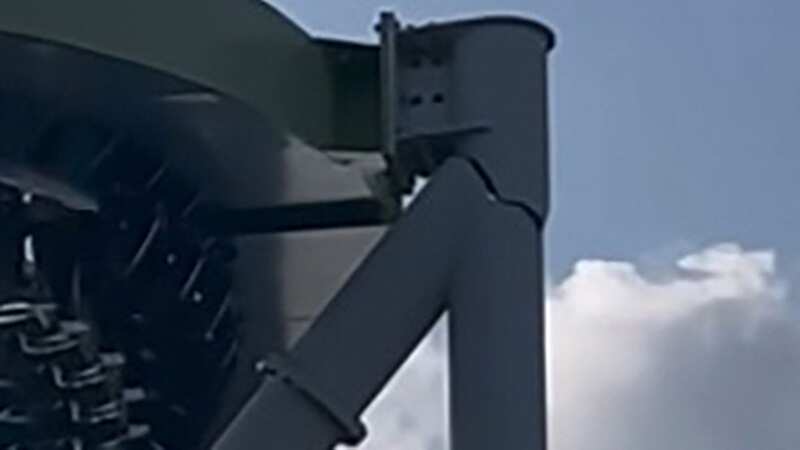Huge crack in rollercoaster pillar 