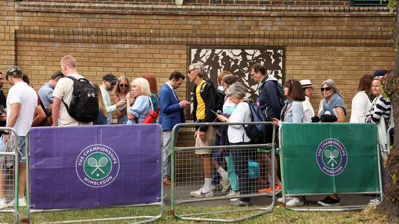 Wimbledon fans fume over 