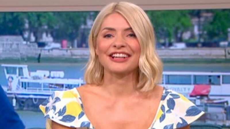 This Morning fans double-take as Holly Willoughby makes awkward guest blunder