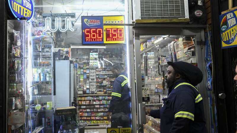 The Powerball jackpot has surged yet again to an astounding $1 billion (£770 million) (Image: Anadolu Agency via Getty Images)