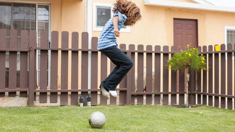 One angry man resulted in writing a note to his neighbours to stop their kids throwing things over the fence after his property was damaged (Image: Getty Images/Image Source)