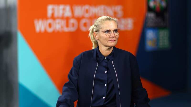Sarina Wiegman facing 