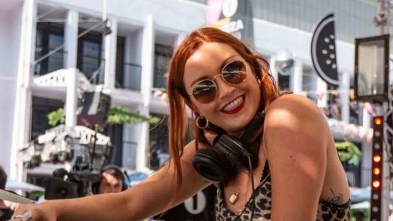 Suspended Radio 1 Arielle Free
