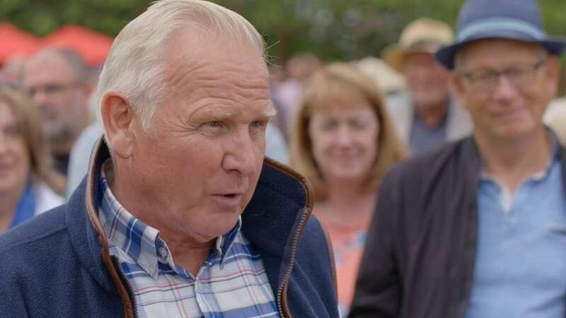 Antiques Roadshow guest gasps at true value of charity shop purchase