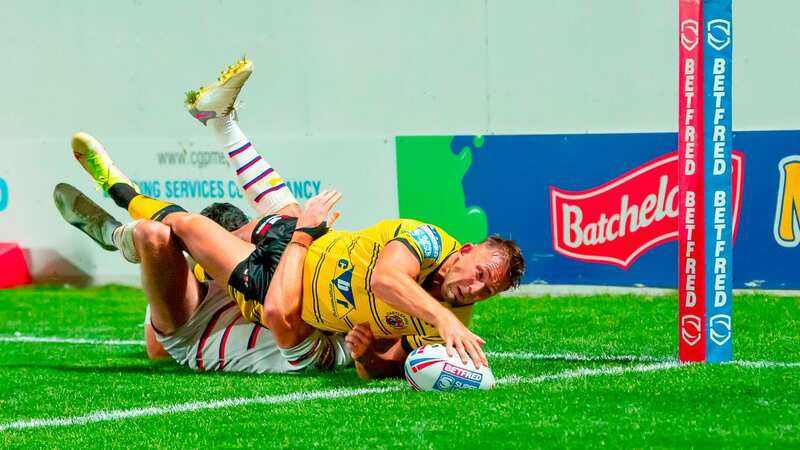Greg Eden hat-trick sees classy Castleford Tigers win huge relegation showdown