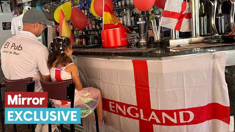 El Pub in Lloret de Mar prepare for the game