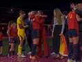 Spain Women's star says "I did not enjoy that" after FA chief kisses her on lips dqxikeidqkikdinv