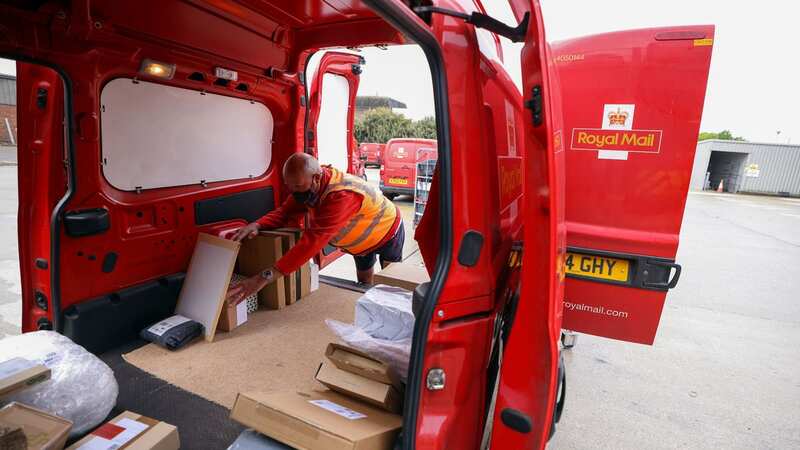 Royal Mail posties can now leave parcels in a safe place (Image: Bloomberg via Getty Images)