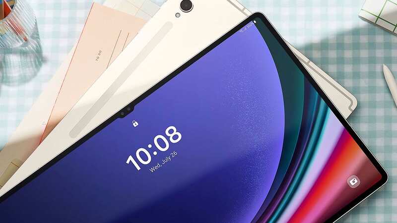 Samsung could launch a foldable tablet (Image: SAMSUNG)