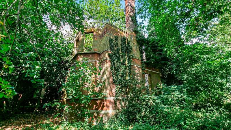 An abandoned mansion in Longstanton will be up for auction next month (Image: Cheffins)