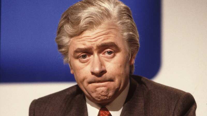 Les Dennis leads the tributes to his hero Mike Yarwood after comedian