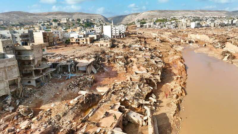 Libya floods leaves 5,300 dead and 10,000 missing with bodies trapped in rubble