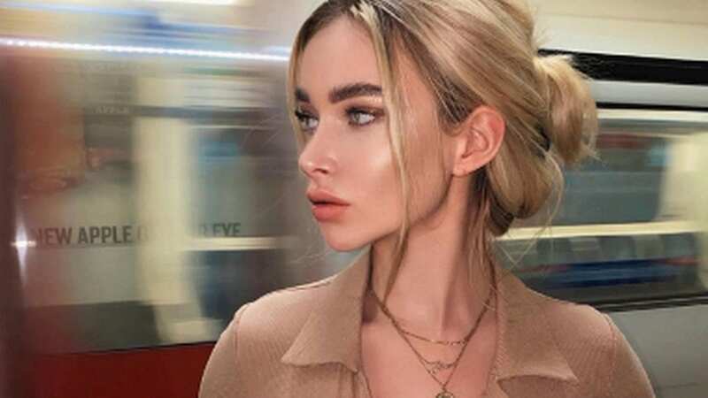 Model Antonia often takes pictures and videos on the London Underground (Image: @turnttoni/Instagram)