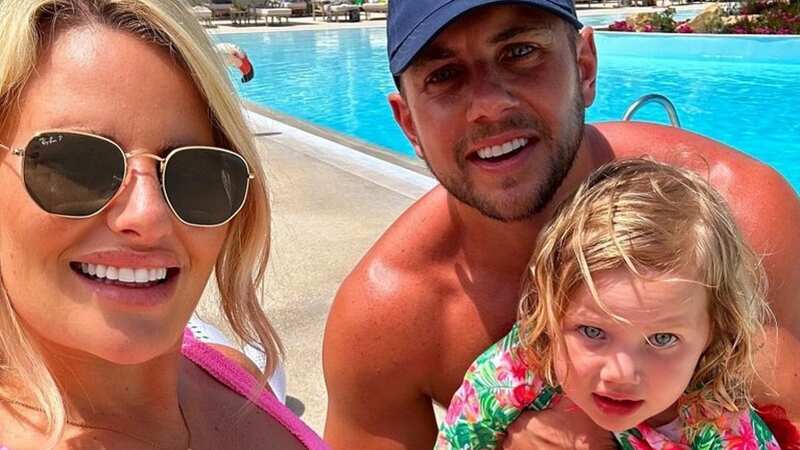Danielle Armstrong defended by fans after being mum-shamed by online troll
