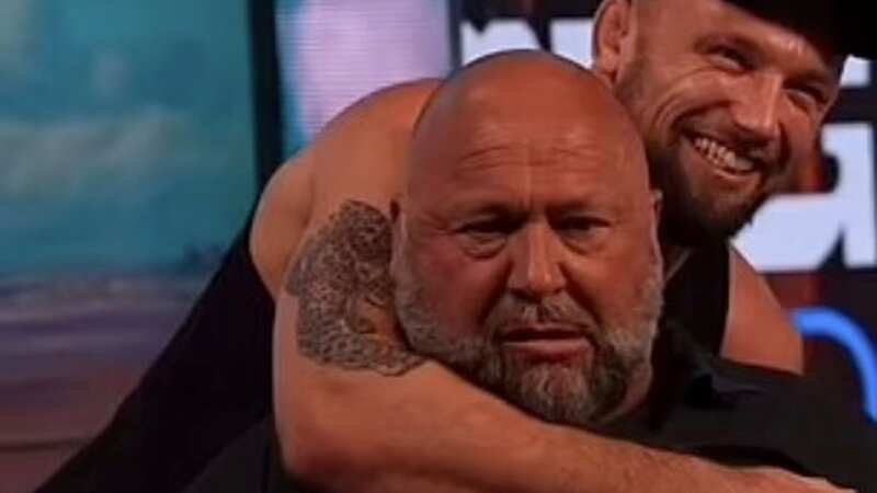 Brazilian jiu-jitsu champ Craig Jones chokes Infowars