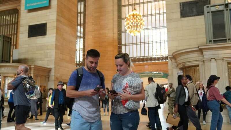 Everyone with a WEA‐enabled mobile will get the message (Image: AFP via Getty Images)