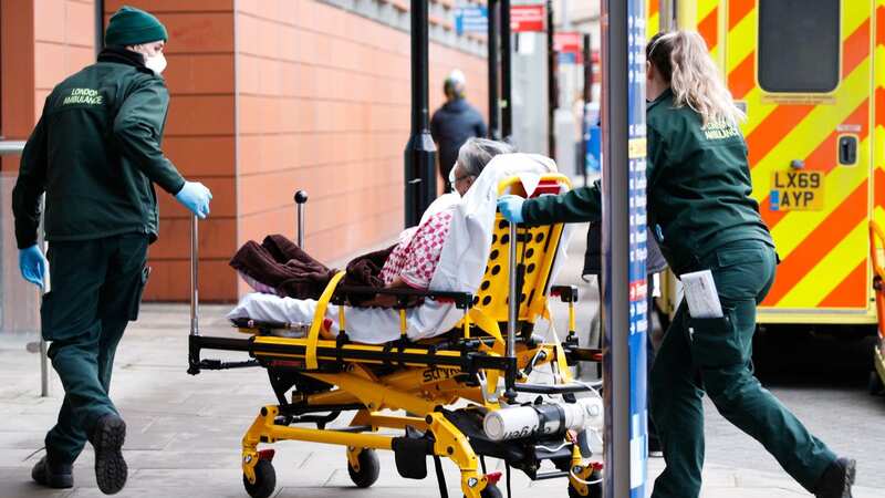 Covid hospitalisations surge with UK on course to break 100 Pirola cases