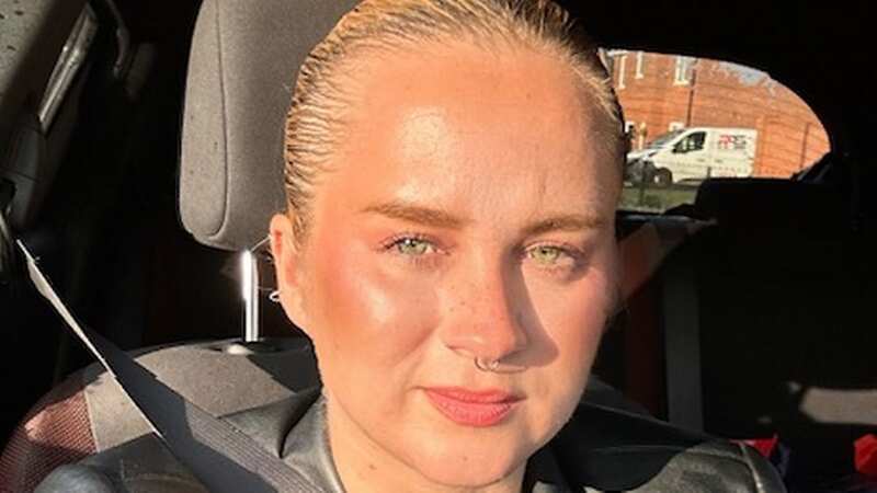 Here is the more heavily contoured look using the Charlotte Tilbury Beautiful Skin Sun Kissed Glow Bronzer