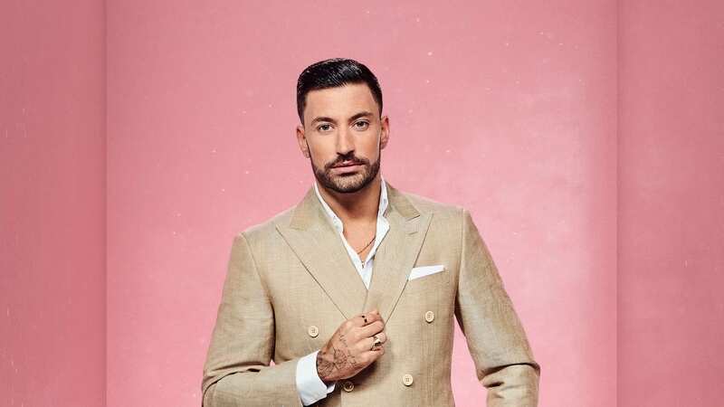 Giovanni Pernice squashes 