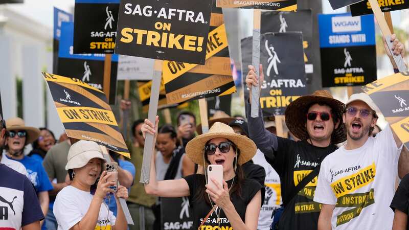 SAG-AFTRA committee approves deal with studios to end historic actors