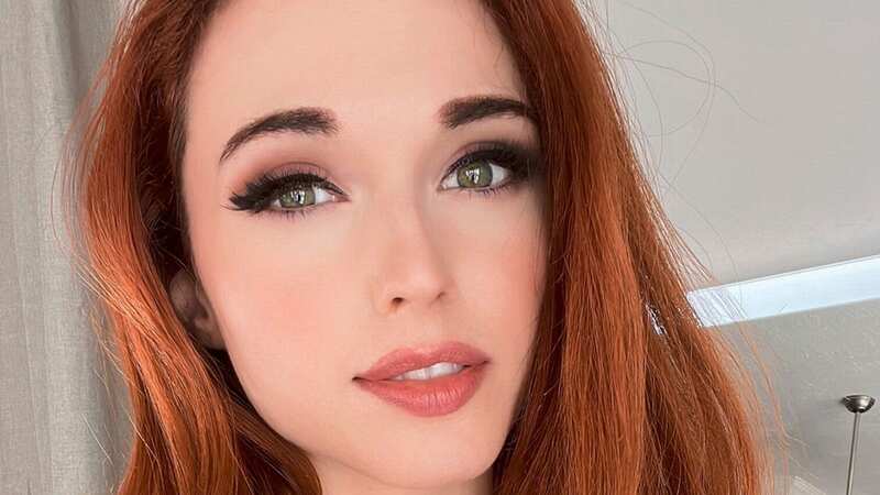 Amouranth is going to be selling a very quirky beer product (Image: twitter.com/Amouranth)