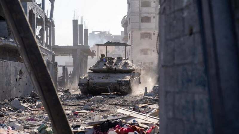 A tank on the frontline of ground operation in northern Gaza (Image: EyePress News/REX/Shutterstock)