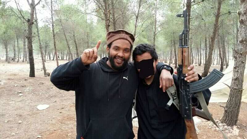 Aine Davis pictured with one of his terrorist compatriots (Image: PA)