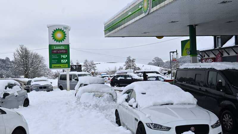 Vehicles were abandoned across the UK on Saturday after heavy snowfall (Image: Reach Commissioned)